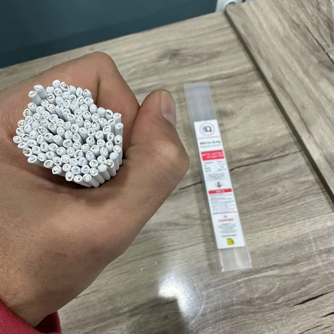 BOITE 1KG 107-110BAGUETTES ARGENT 20 Pourcent ENROBEE DE SOUDURE BROQUETAS BRO HK CU 16 AG MADE IN SPAIN